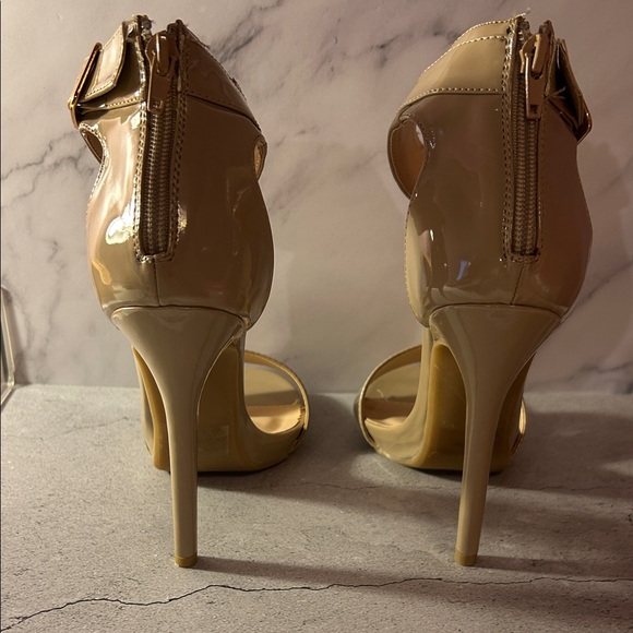 Wild Diva Tan Ankle Strap Heels - Picture 4 of 6